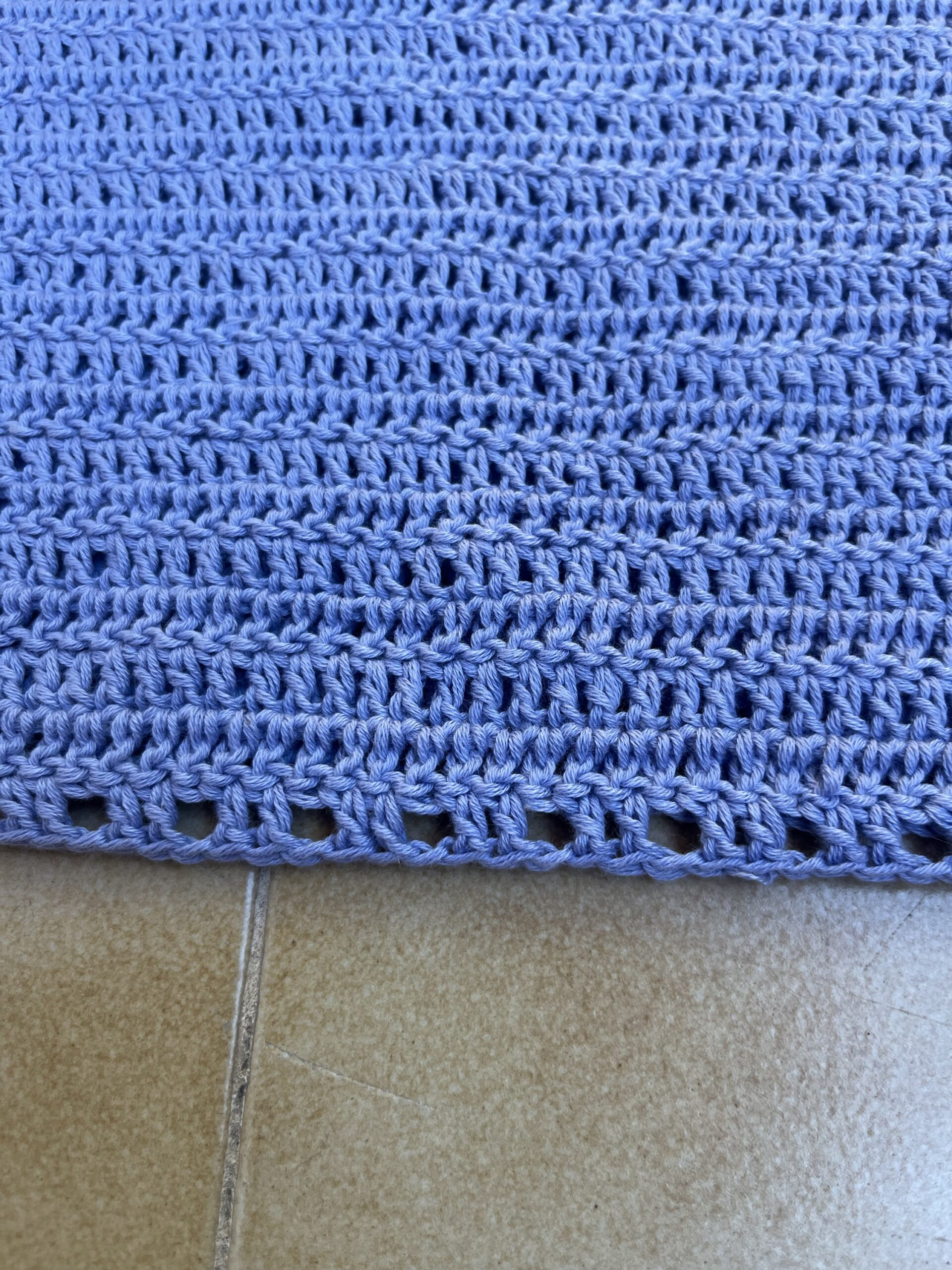 Crochet crop top - Image 3